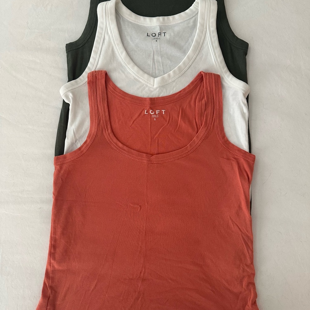 LOFT Fitted Sage Green Coral and White Tank Tops